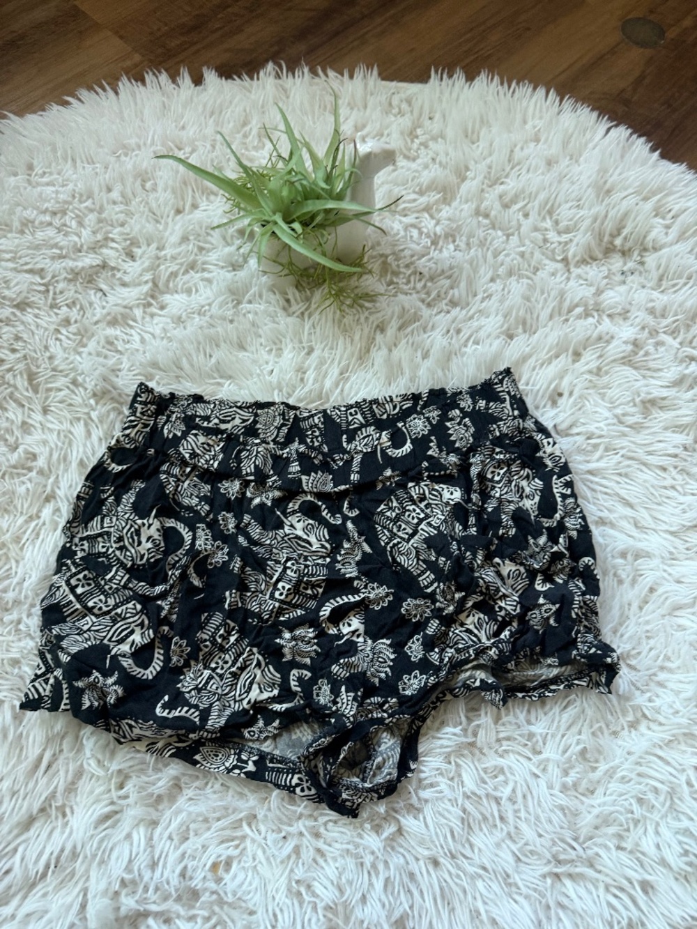 Lightweight Bear Dance Black elephant cute summer flowy short Shorts with Cream